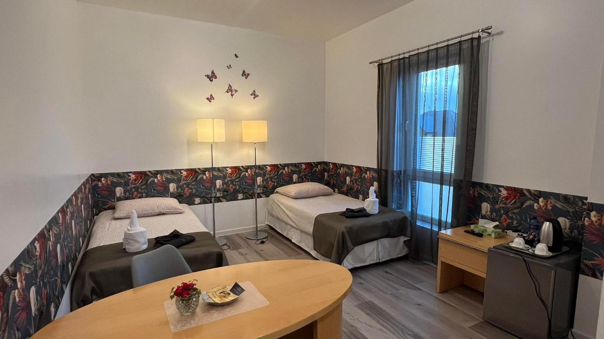 Hotel Azyl Legnica Zewnętrze zdjęcie