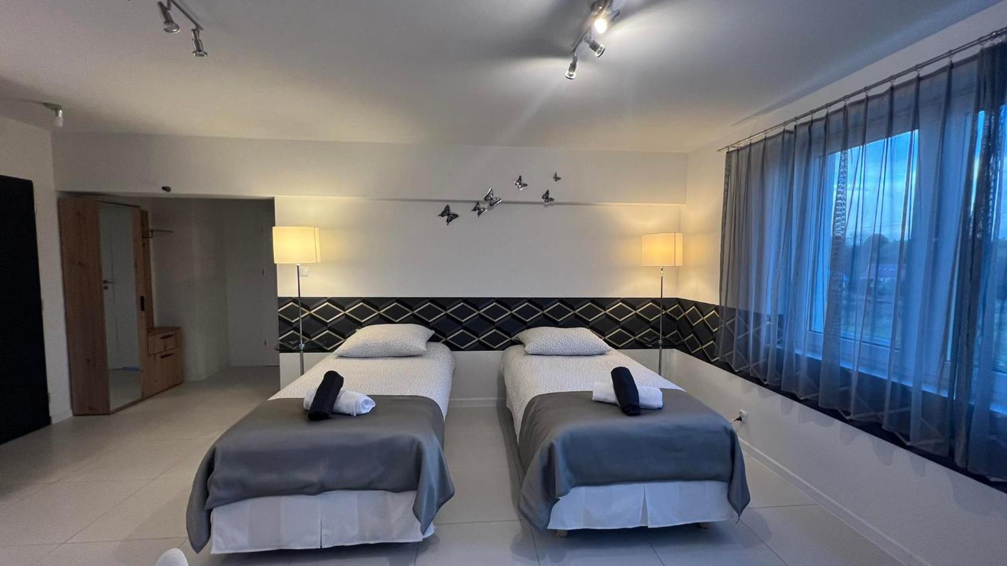 Hotel Azyl Legnica Zewnętrze zdjęcie